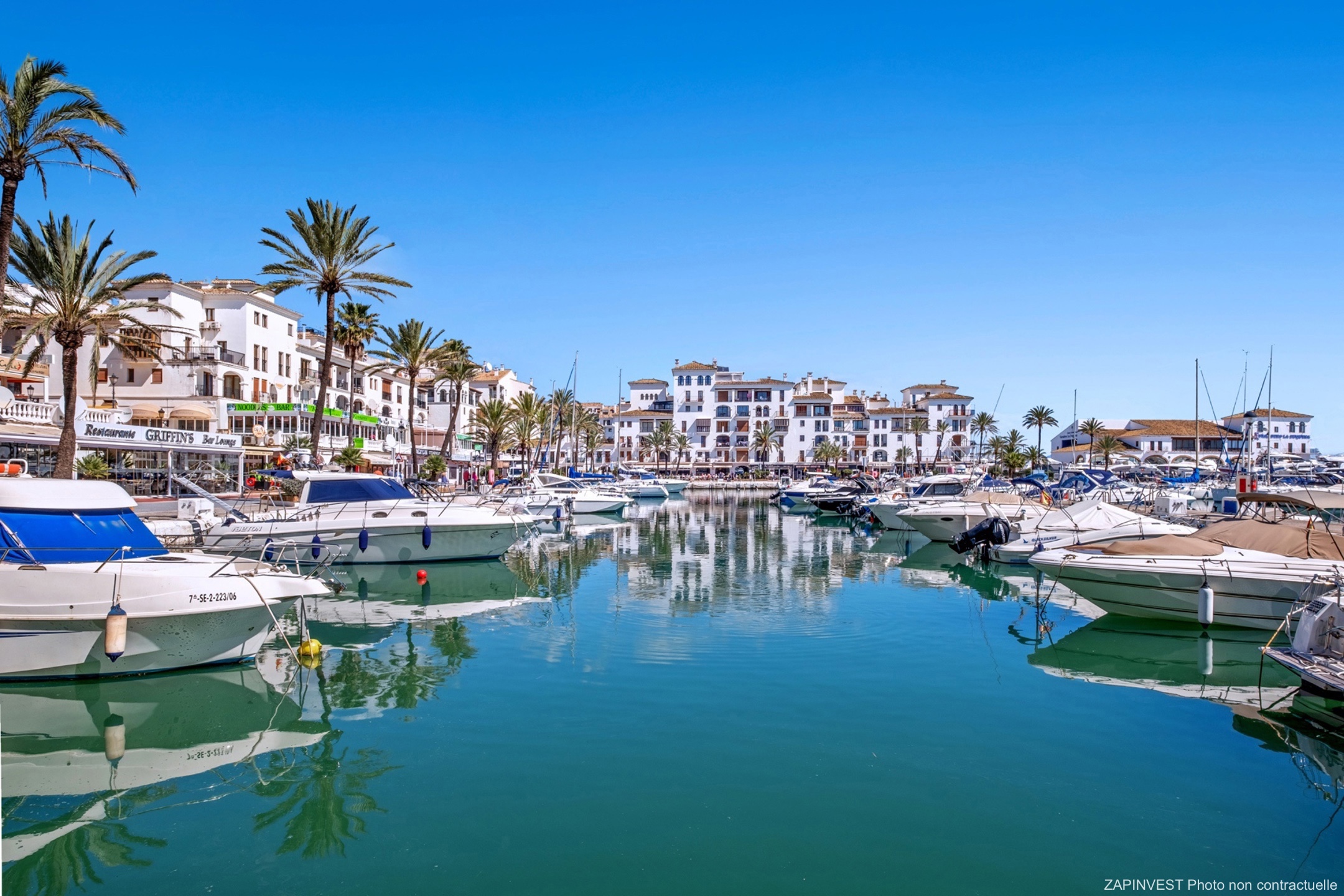 Rez-de-chaussée en bord de mer à La Duquesa, province Malaga, Espagne
