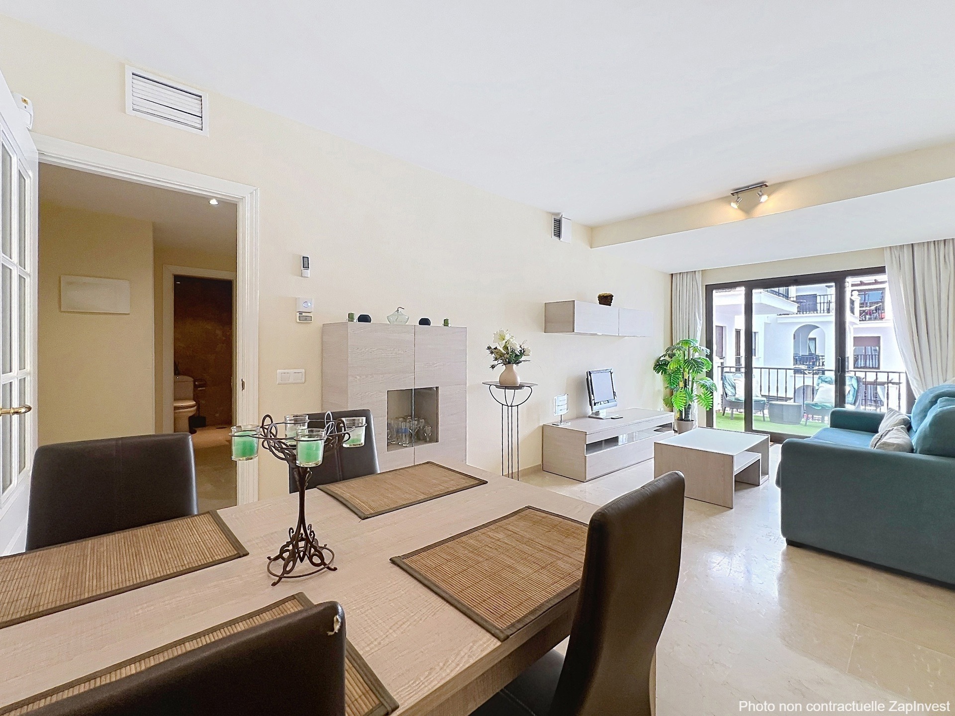 Magnifique appartement au Port de la Duquesa avec des vues splendides sur le port et la mer, Espagne